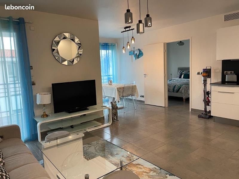 Location  appartement 2 pièces  à Marseille 8ème (13008), 2 150 €