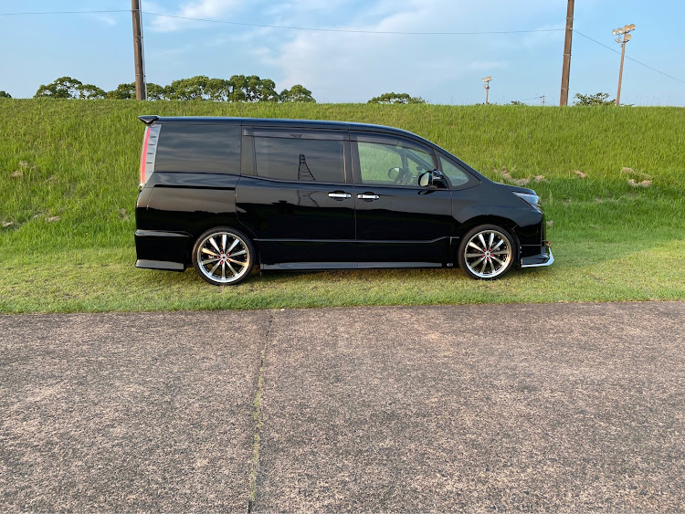 ノアのイジりたいけどお金がないんだ・ノア ヴォクシー エスクァイア・洗車・エアロ断念に関するカスタム事例の投稿画像4枚目
