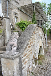 château à Saint-Jory-de-Chalais (24)