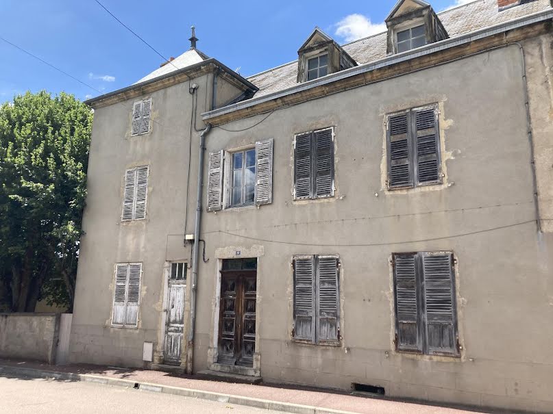 Vente maison 7 pièces 219 m² à La Clayette (71800), 147 000 €