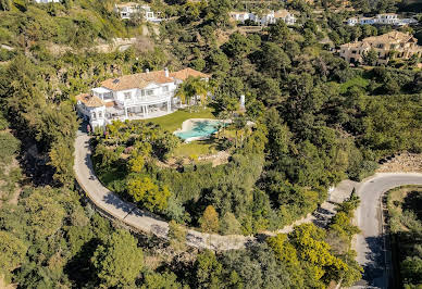 Villa with pool and terrace 4