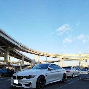 M4 クーペ F82