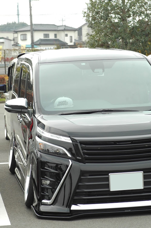 ヴォクシーのエアサス・深リム・エアサスはモテるらしい・〜S82tyle〜　in Tochigiに関するカスタム事例の投稿画像1枚目