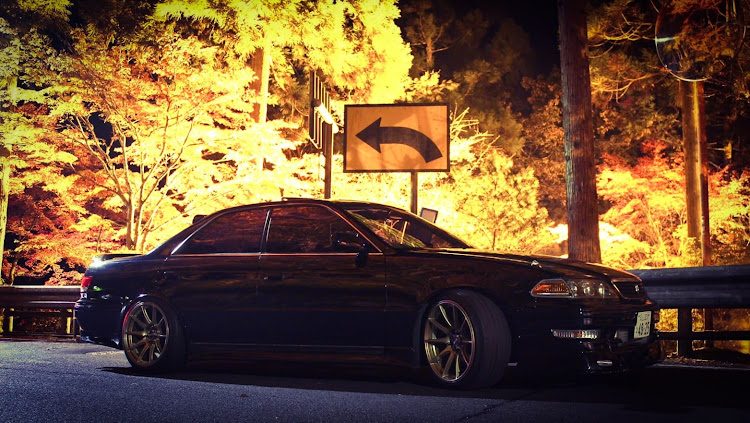 マークIIのマークIIツアラーV・JZX100・クルマ好きと繋がりたい・2021ベストショットに関するカスタム事例の投稿画像2枚目