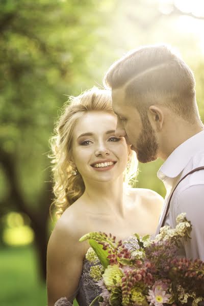 Wedding photographer Darya Carikova (tsarikova). Photo of 24 June 2016