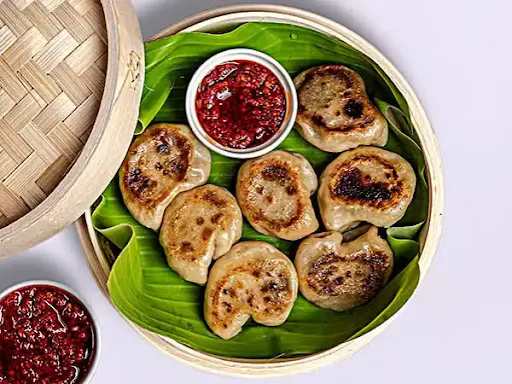 Veg Pan Fried Momos [8 Pieces]