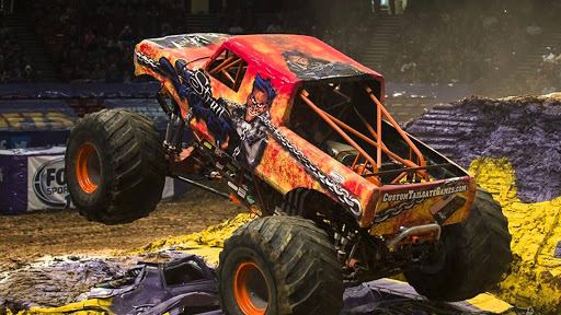 Monster truck.Live wallpaper