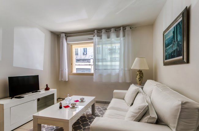 Location meublée appartement 2 pièces 46 m² à Cannes (06400), 1 400 €