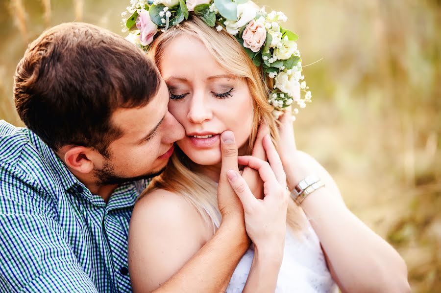 Nhiếp ảnh gia ảnh cưới Elena Timoschenko (photowedfamily). Ảnh của 18 tháng 8 2015