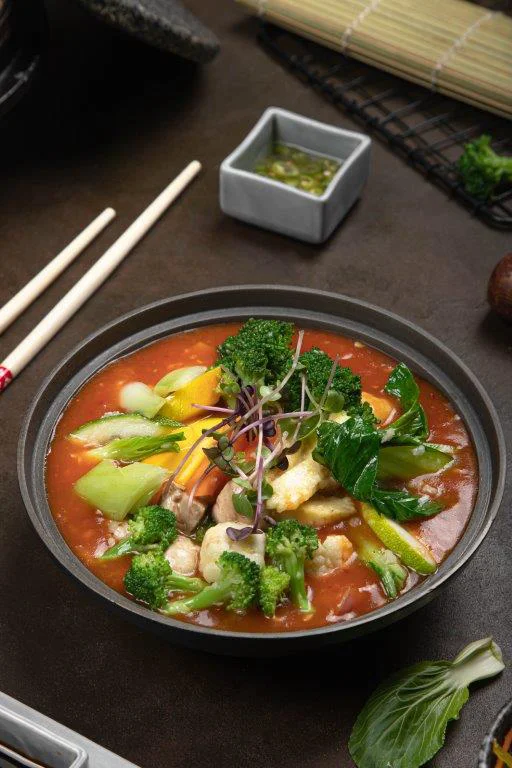 Vegetables In Hot Garlic Sauce (Serves 2)