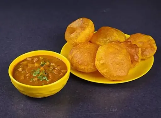 Aloo Rassa Sabji [500 Ml] With 10 Poori And Salad