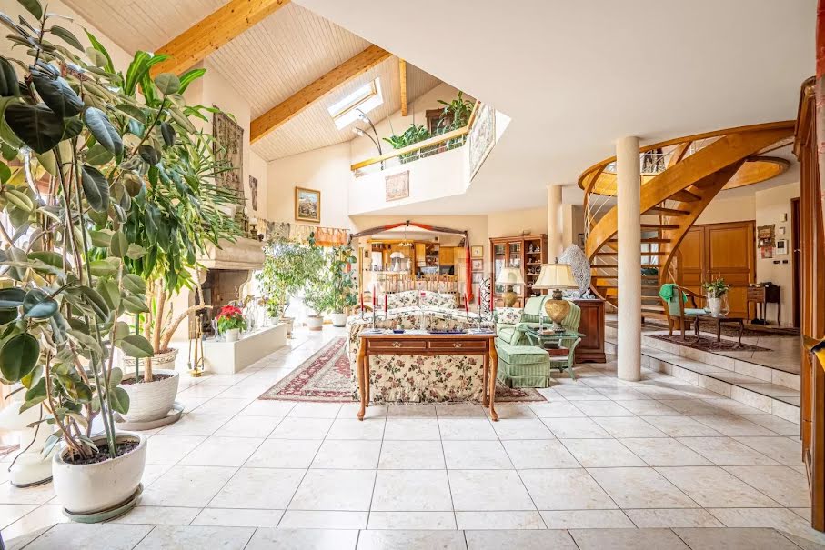 Vente maison 12 pièces 623 m² à Cessy (01170), 2 380 000 €