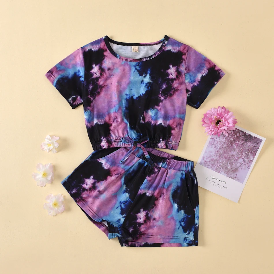Ensemble Enfant Tie-dye Haut Col Rond et Short Confort et Style Estival Parfait pour Jouer et Activités de Plein Air Facile à Porter et Entretien