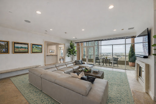 Apartment with terrace and pool 5