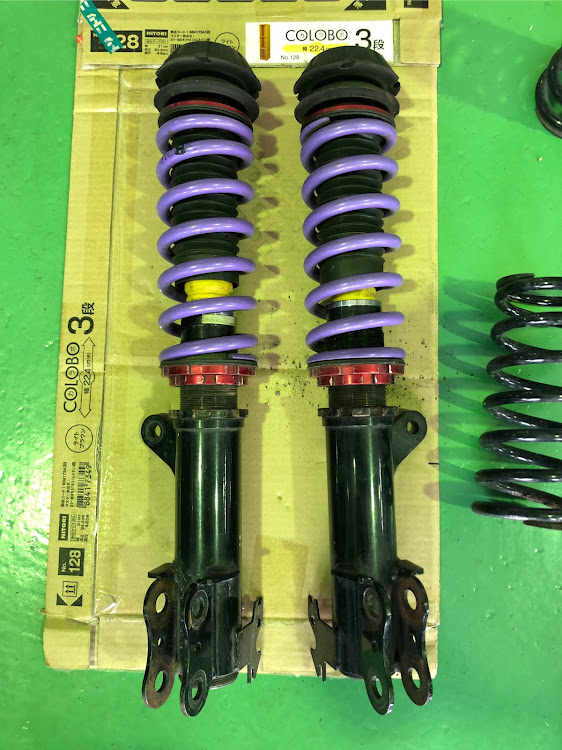 ヴィッツのバネ交換・ロルベアヴィッツのパイオニア・眼レフ綺麗・みんなでパシャリ・俺もスポーツカー欲しいに関するカスタム事例の投稿画像4枚目