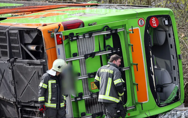 The FlixBus coach veered to the right and overturned on the A9 autobahn