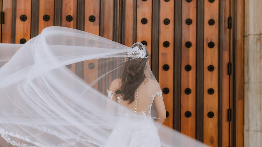 Fotografo di matrimoni Ema Ilus (chapter1studios). Foto del 31 gennaio 2019