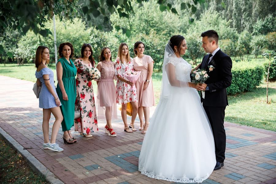 ช่างภาพงานแต่งงาน Elena Tokareva (tokarevaelena) ภาพเมื่อ 7 พฤศจิกายน 2019