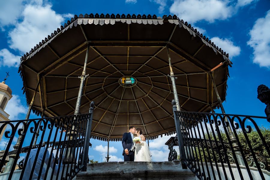 Fotógrafo de casamento Vito Loconte (q5zb4v3). Foto de 15 de junho 2020