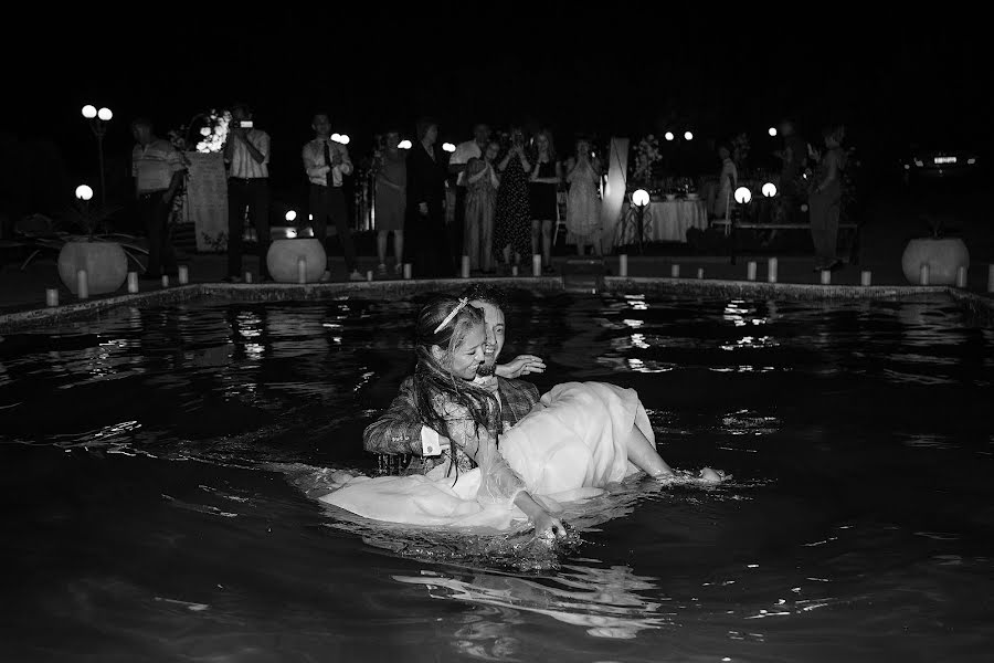 Fotógrafo de casamento Yuriy Yarema (yaremaphoto). Foto de 15 de agosto 2021