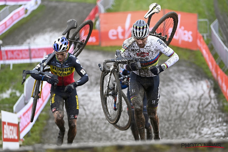 🎥 Hét beeld van Dendermonde: Wout van Aert en Mathieu van der Poel doen zij aan zij aan synchroonveldrijden