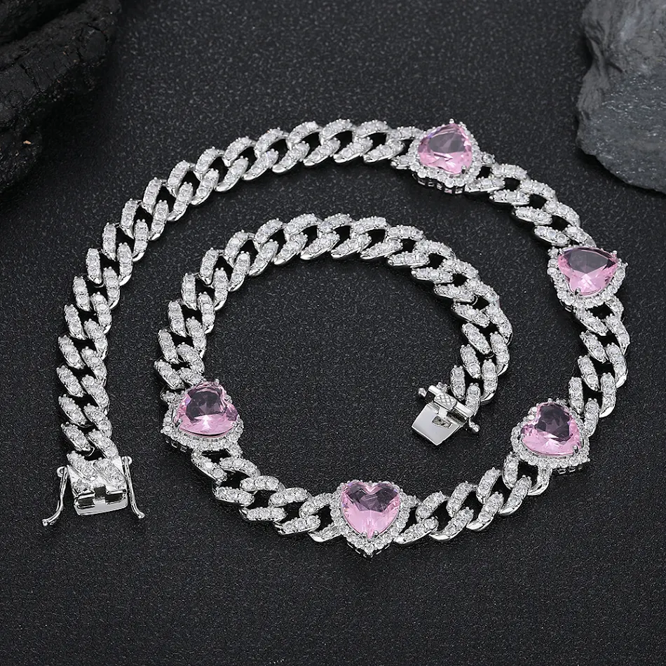 Collier pour femme chaîne cubaine cœur pêche – un bijou élégant et féminin, parfait pour ajouter une touche de charme à votre look.