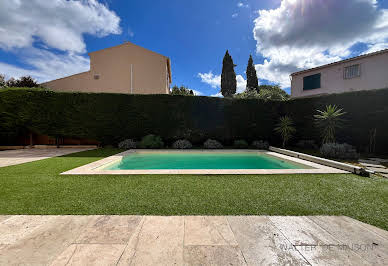 Maison avec piscine et terrasse 3