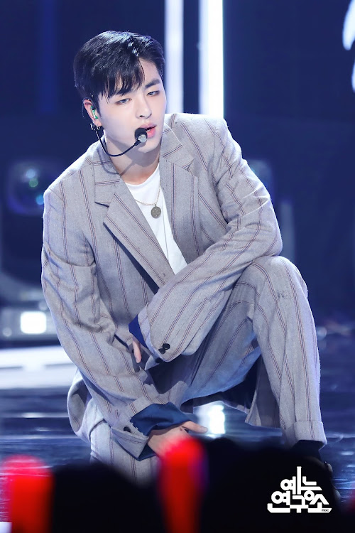ワゴンRのステッカー自作・iKON・ワゴンRスティングレー・大学生に関するカスタム事例の投稿画像2枚目