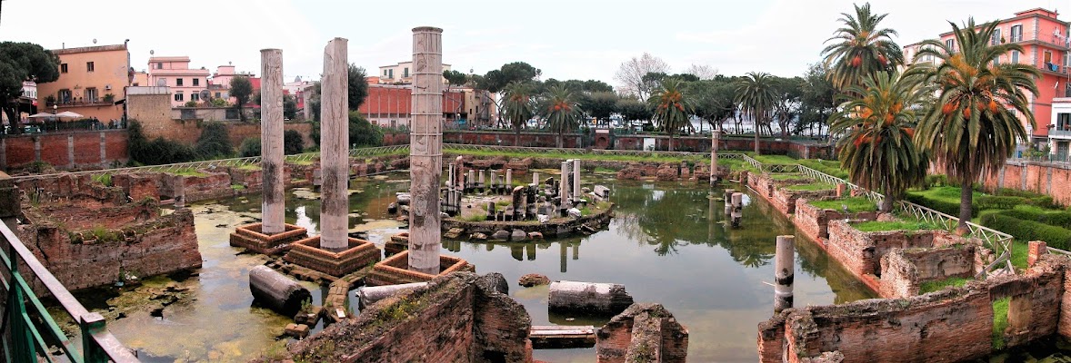 Tempio di Serapide (Pozzuoli - NA) di GV