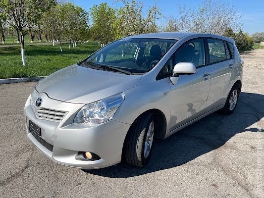 продам авто Toyota Verso Verso фото 3