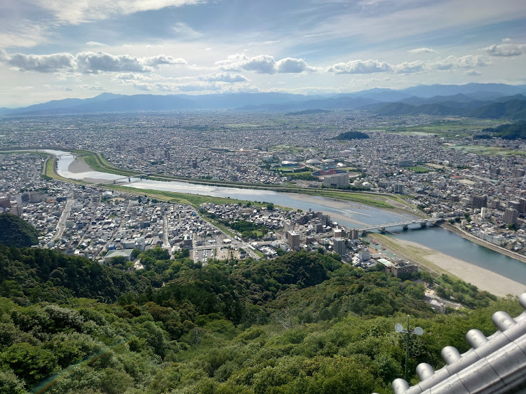 エスティマの新型アルファード・梅雨の晴れ間・下道の旅・トヨタ会館・岐阜城に関するカスタム事例の投稿画像10枚目