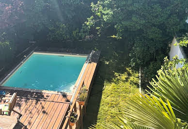 Maison avec piscine et terrasse 10