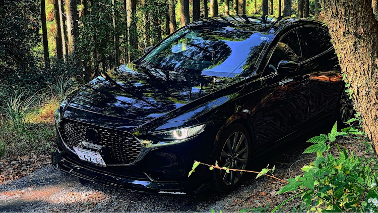 MAZDA3の11月もよろしくお願いします・ドライブ・車好きと繋がりたいに関するカスタム事例の投稿画像1枚目