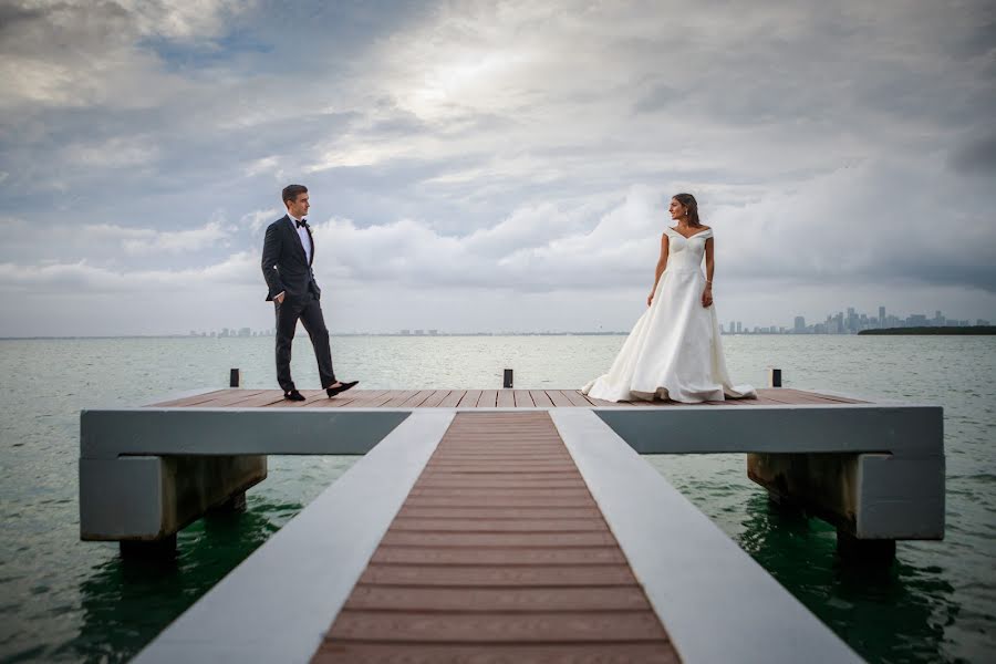 Fotografo di matrimoni Raymond Fuenmayor (raymondfuenmayor). Foto del 30 aprile 2019