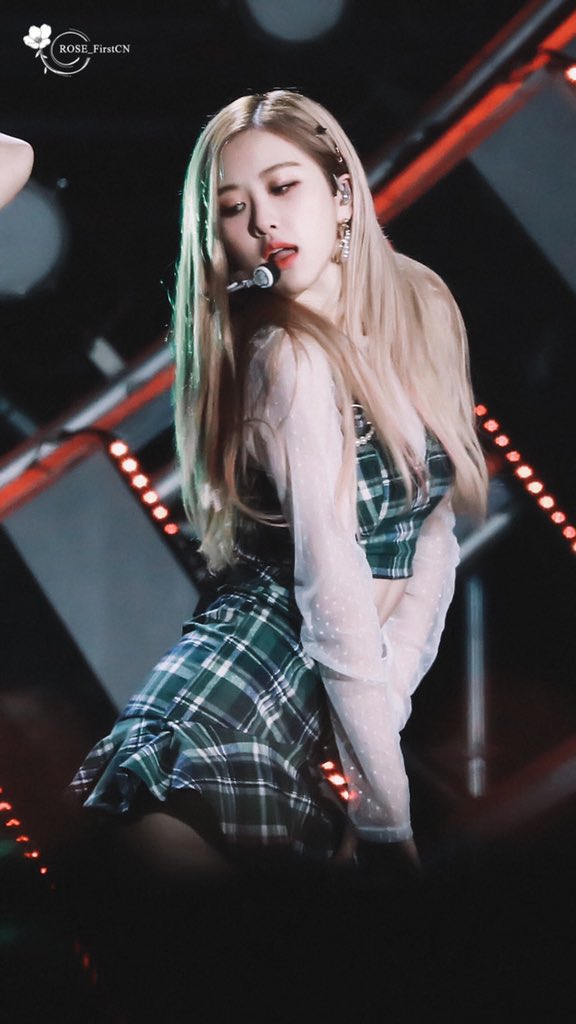 10+ Times BLACKPINK's Rosé Boasted Her Superior Visuals In Plaid ...