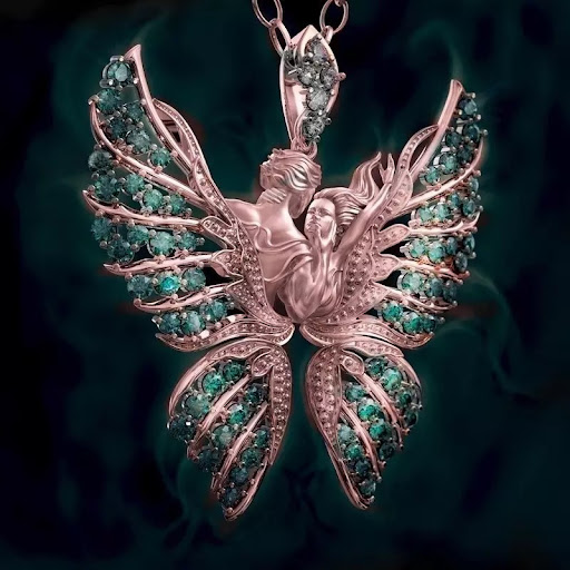 Title 1, Collier ailes dange avec papillon diamant, pen...