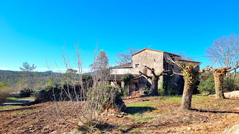 propriété à Saint-Paul-en-Forêt (83)