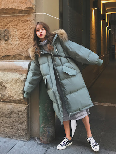 Title 5, Ladies large fur collar cotton jacket, providin...