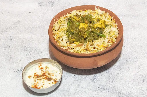 Ustaadi Veg Hyderabadi Biryani(Matka)