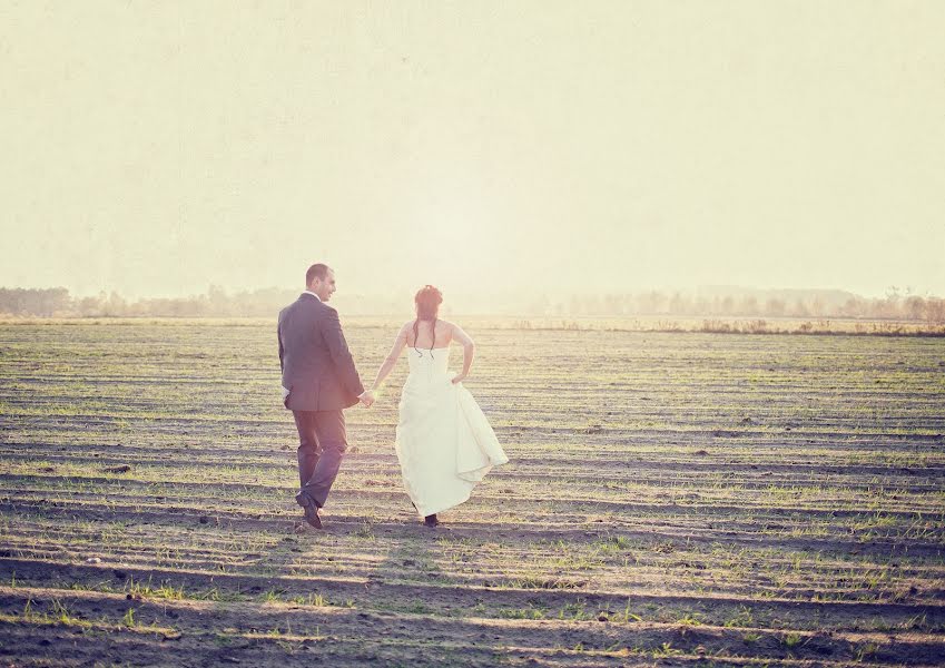 Fotógrafo de casamento Przemysław Wróbel (fotograffslubny). Foto de 10 de fevereiro 2014