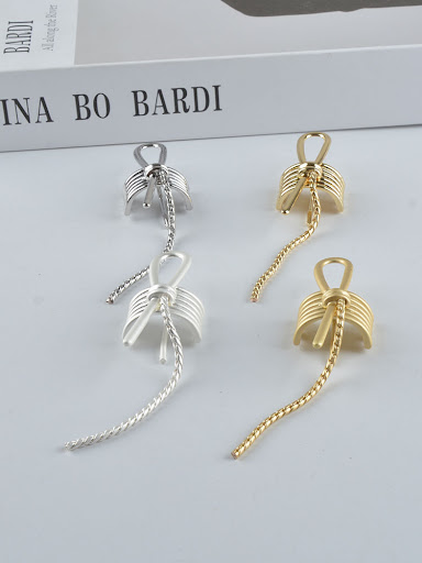 Title 9, Affordable Luxury Hair Clip for Ponytail