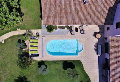 Villa with pool and terrace 3