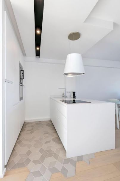 Location meublée appartement 2 pièces 47 m² à Paris 17ème (75017), 2 340 €