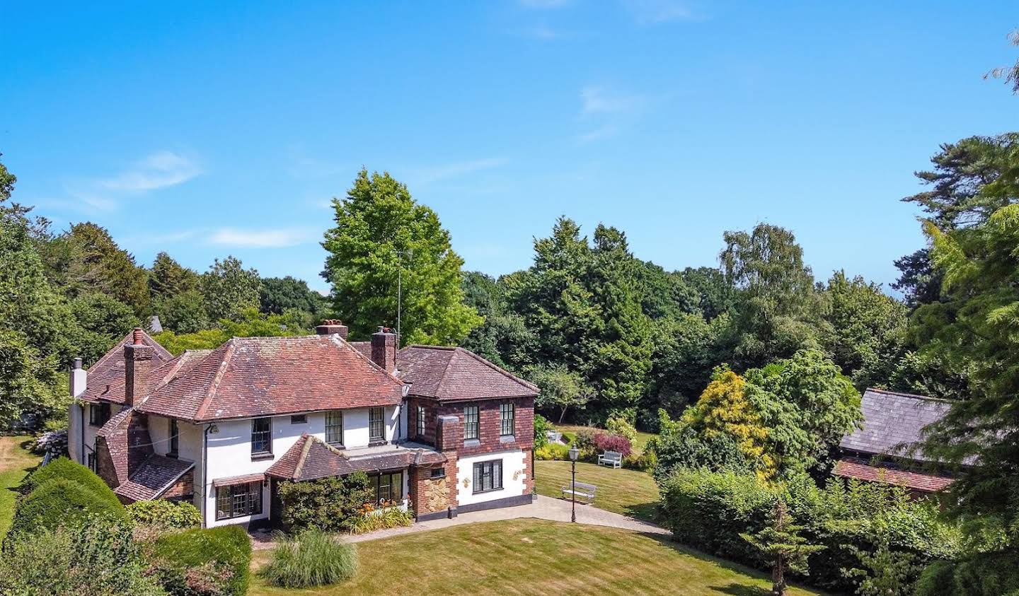 Maison avec piscine et terrasse Crawley Down