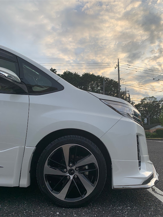 ノアのホイール交換・車高調整・洗車に関するカスタム事例の投稿画像5枚目