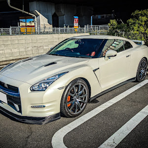 NISSAN GT-R R35