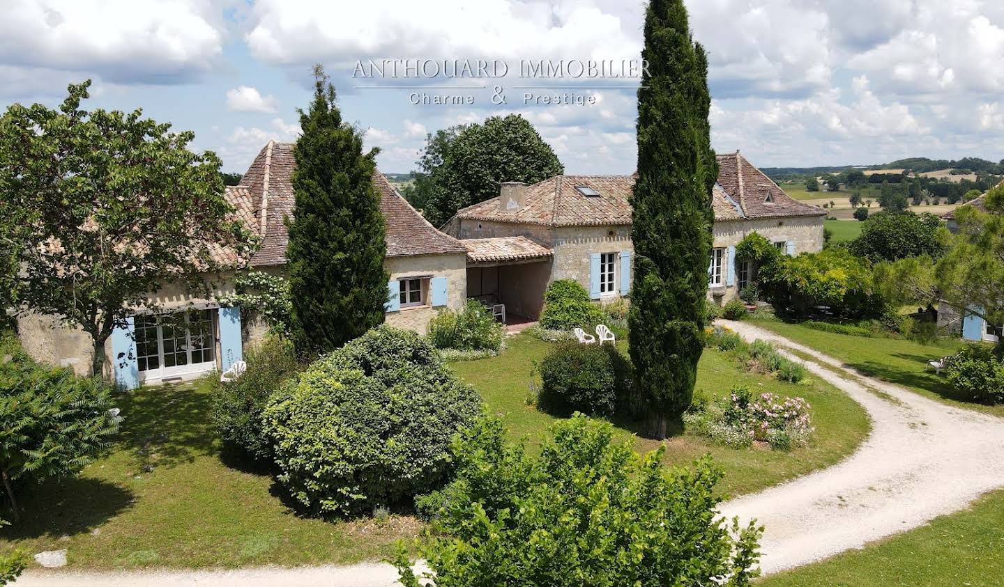 Propriété avec piscine et jardin Villeréal