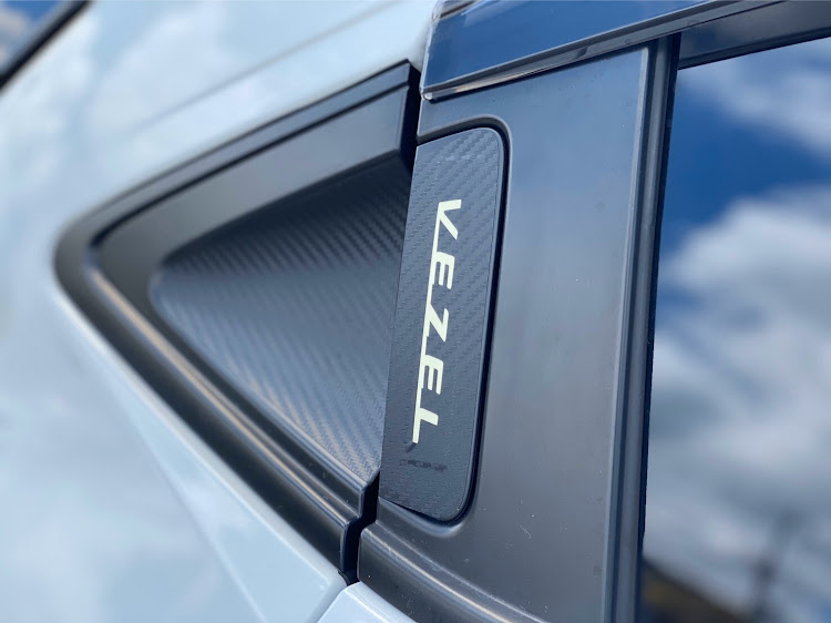 ヴェゼルのVEZEL・オン会・ABDS・蓄光シートに関するカスタム事例の投稿画像1枚目