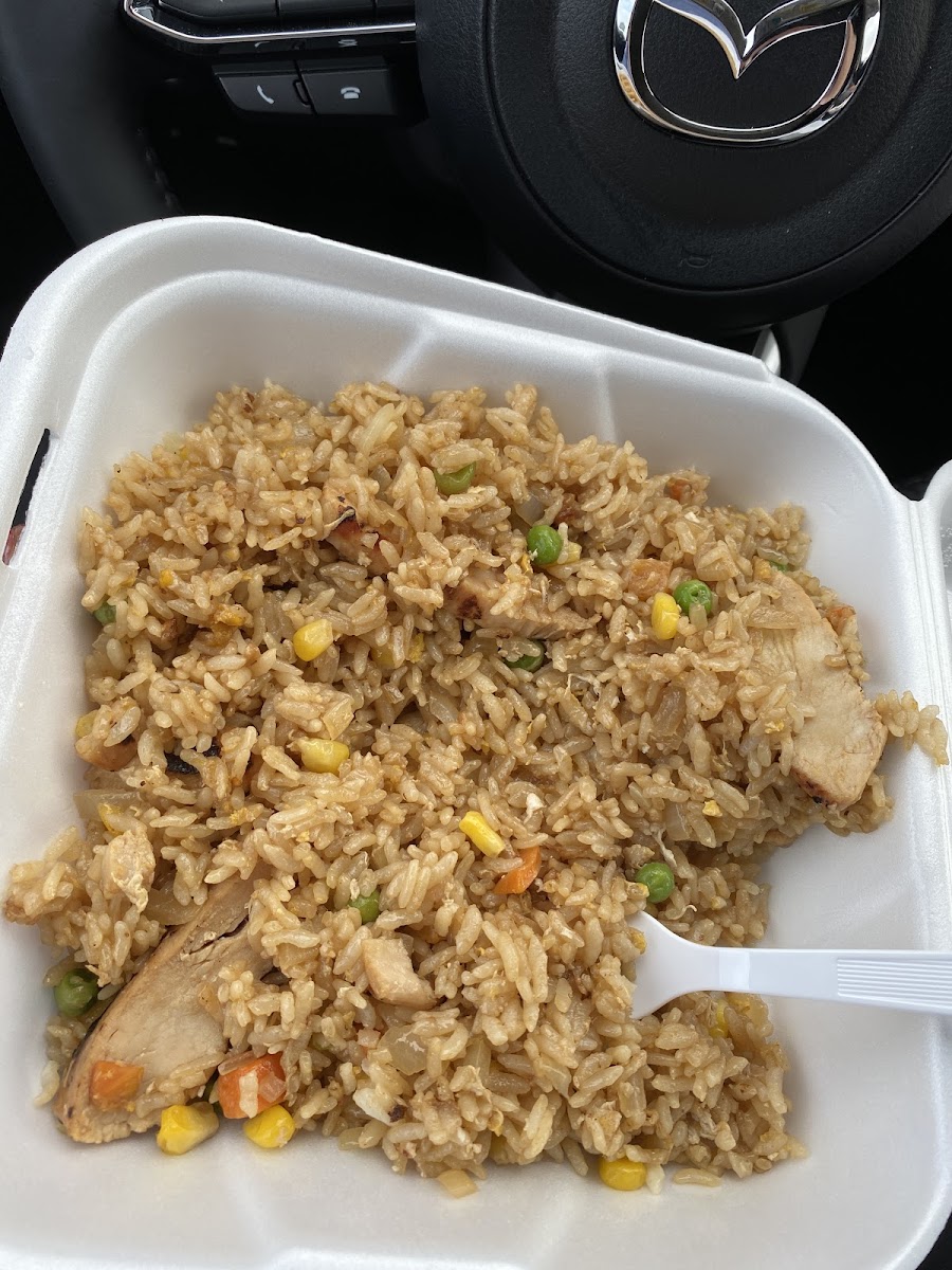 Some of the best chicken fried rice I’ve had since being a celiac! 👍