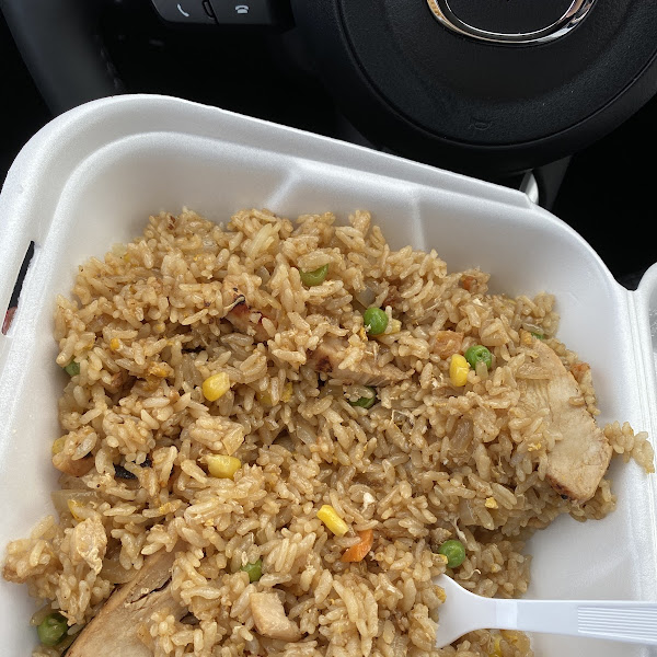 Some of the best chicken fried rice I’ve had since being a celiac! 👍